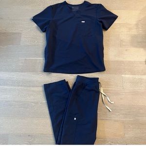 Men’s Figs Navy Scrub Top